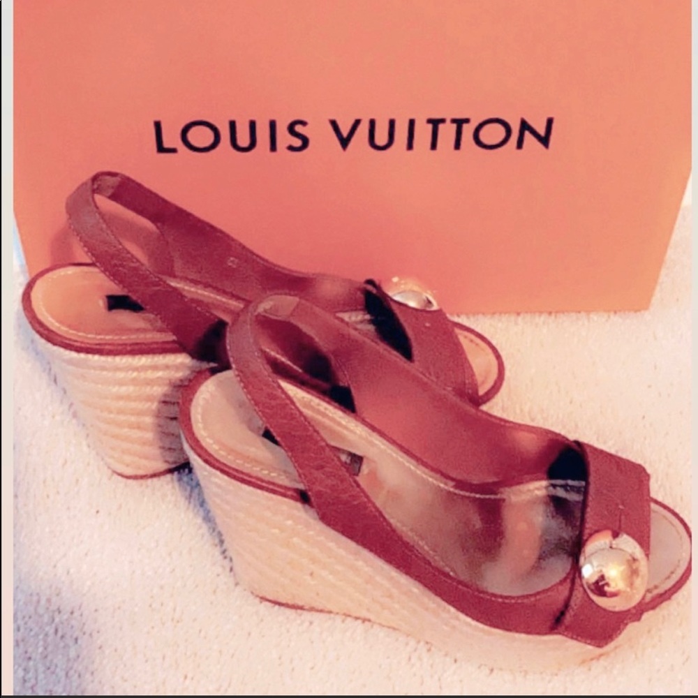 💖Louis Vuitton Wedge Sandals💖